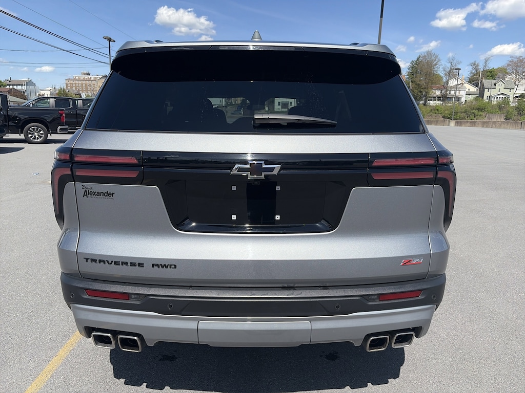 Used 2025 Chevrolet Traverse AWD Z71 SUV