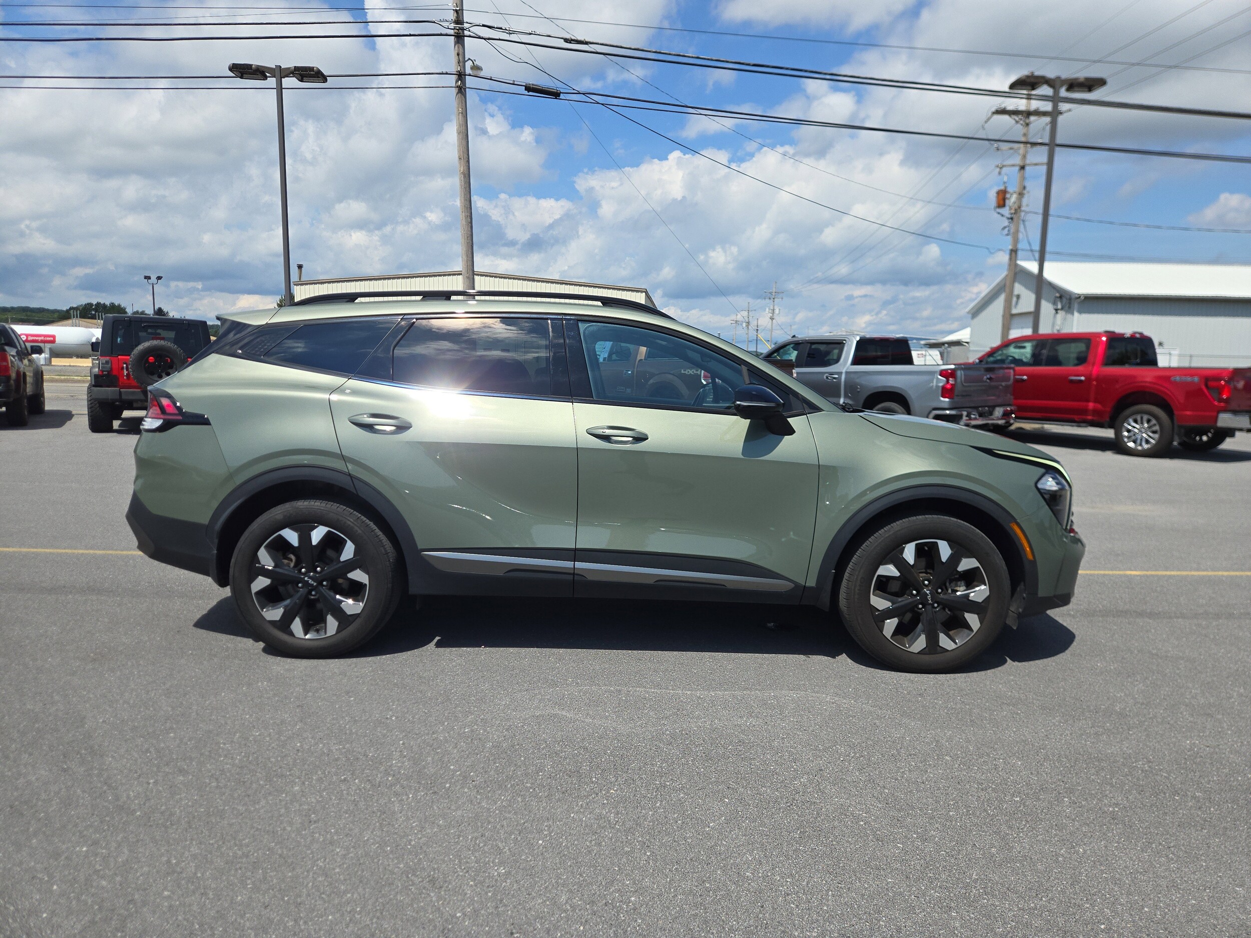 2023 Kia Sportage X-Line photo 2