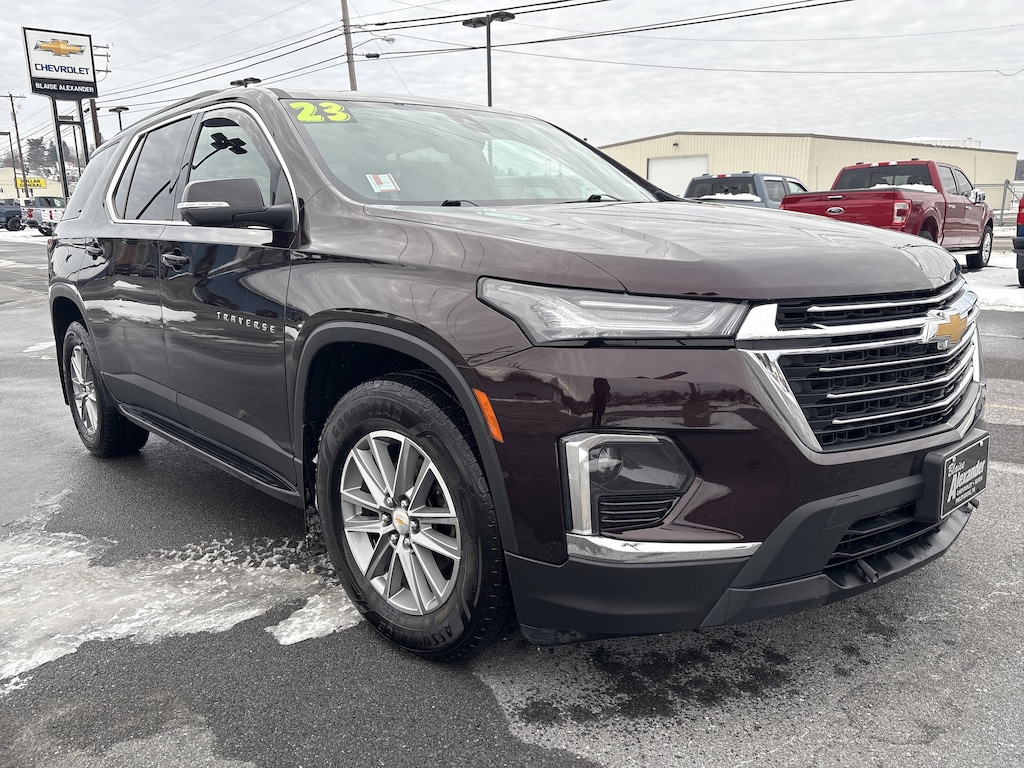Used 2023 Chevrolet Traverse LT Leather SUV
