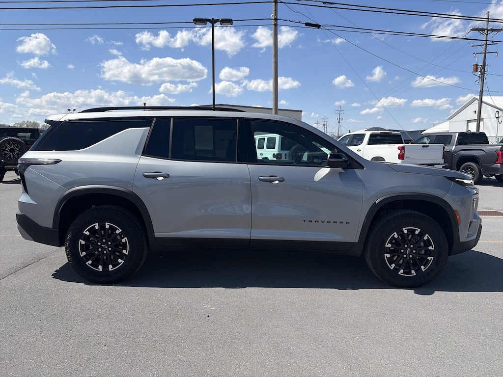 Used 2025 Chevrolet Traverse AWD Z71 SUV