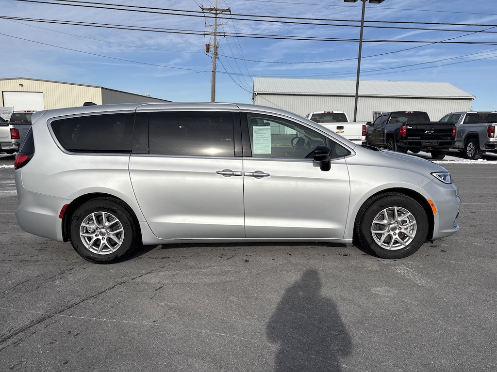 Used 2024 Chrysler Pacifica Touring L Van Passenger Van