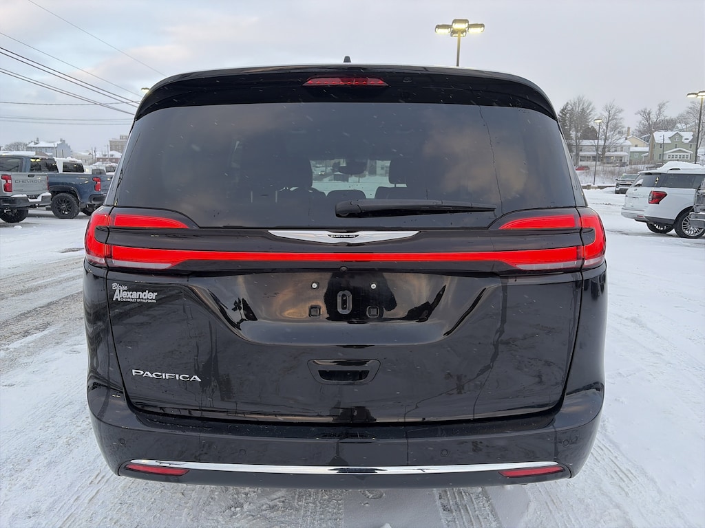 Used 2024 Chrysler Pacifica Touring L Van Passenger Van