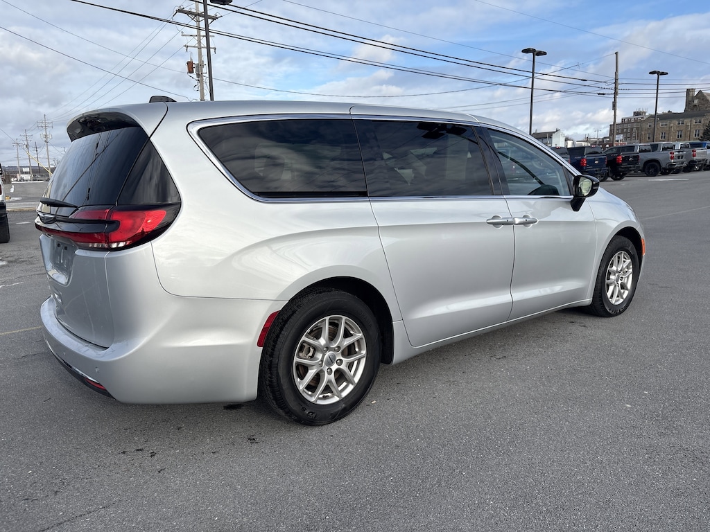 Used 2024 Chrysler Pacifica Touring L Van Passenger Van