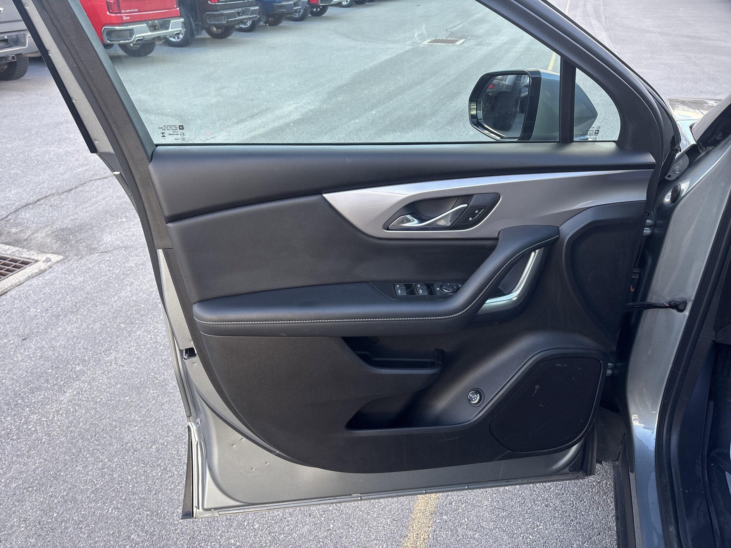 2024 Chevrolet Blazer 2LT photo 3