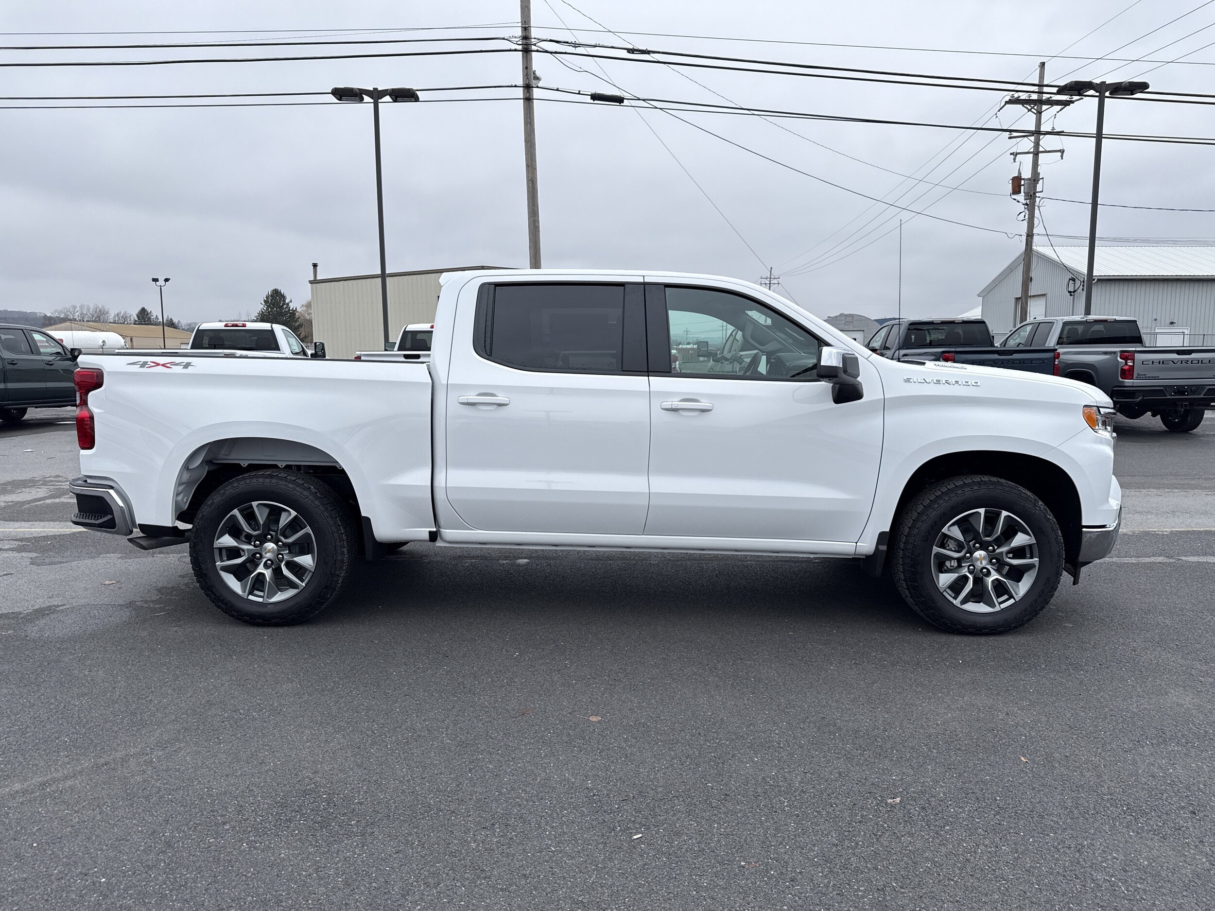 2026 Chevrolet Silverado 1500 LT photo 2