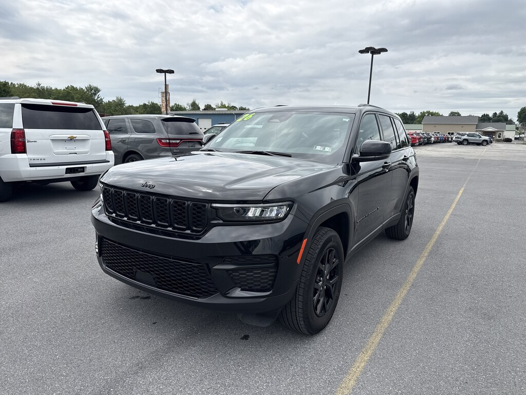 Used 2025 Jeep Grand Cherokee Altitude X SUV