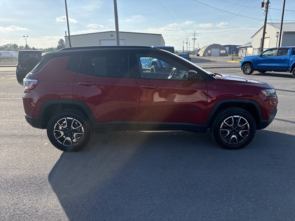 Used 2025 Jeep Compass Trailhawk SUV