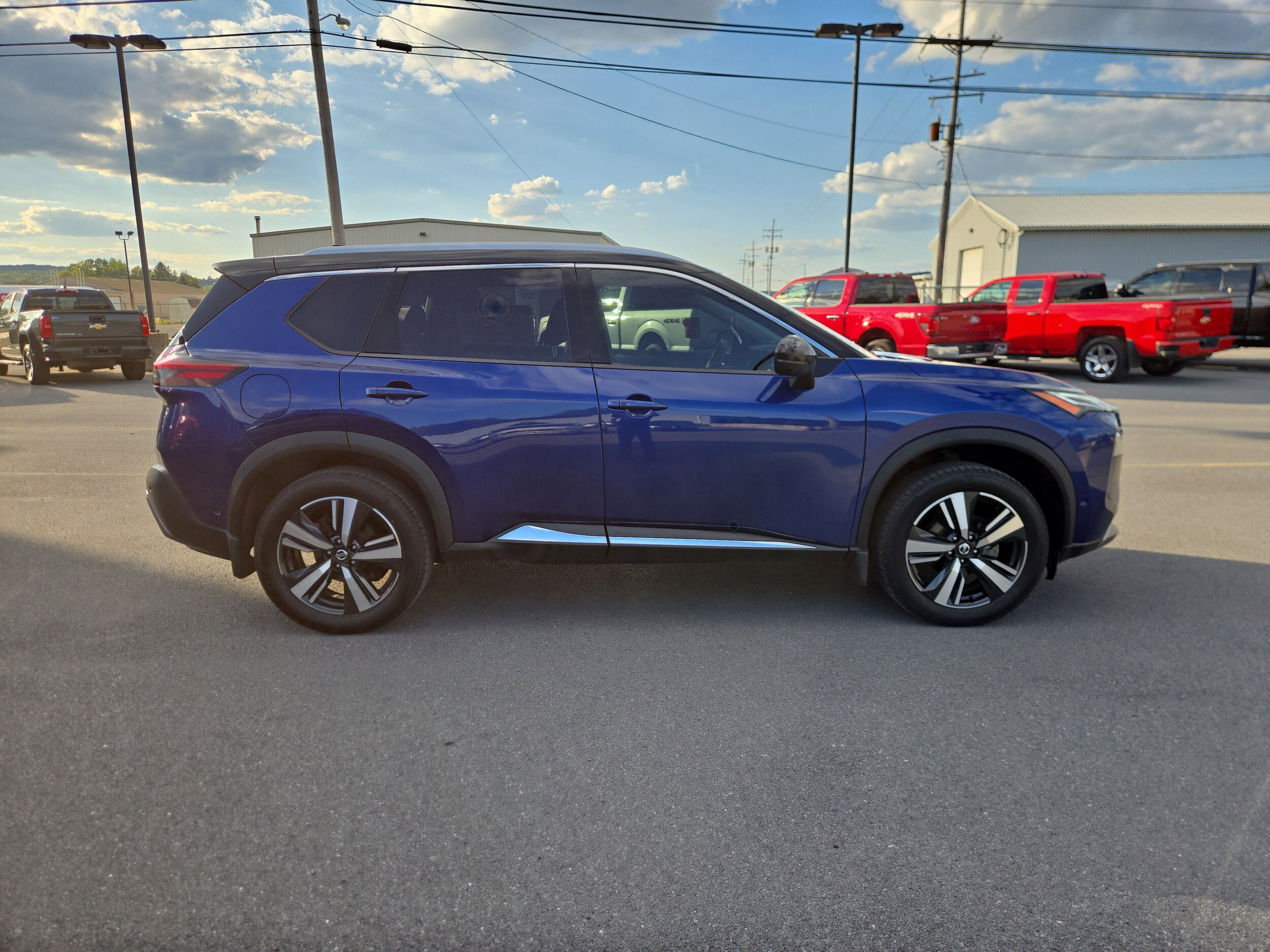 2021 Nissan Rogue Platinum photo 2