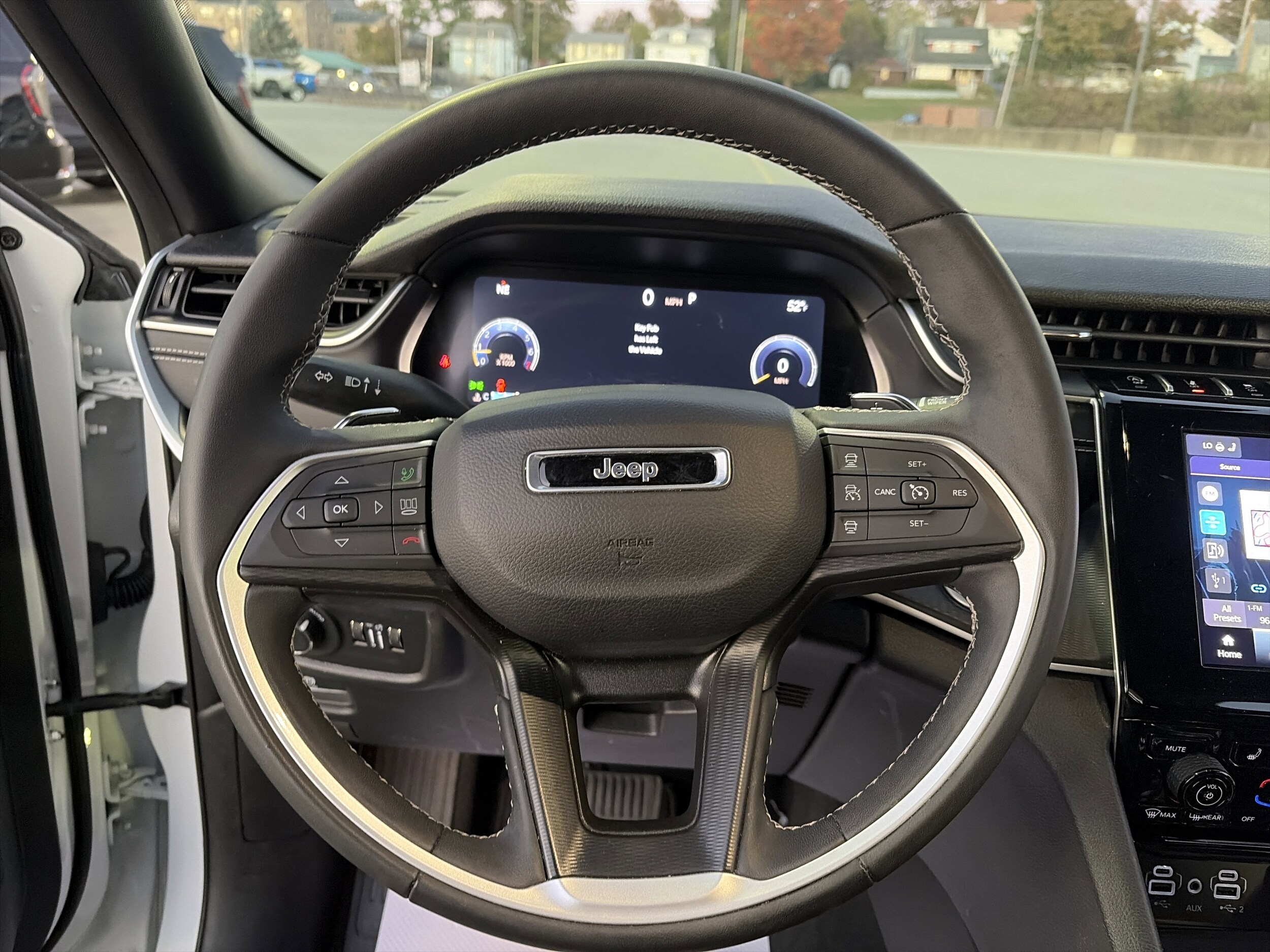 2024 Jeep Grand Cherokee Altitude photo 3