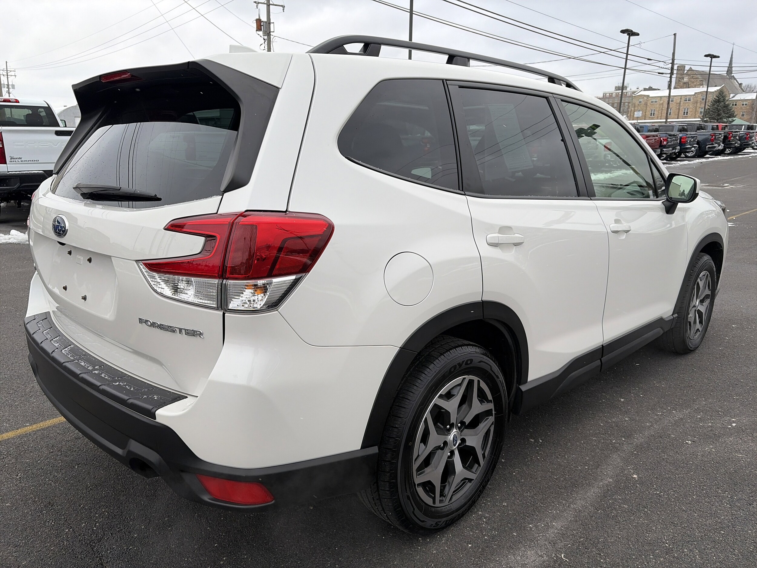 2023 Subaru Forester Premium photo 2