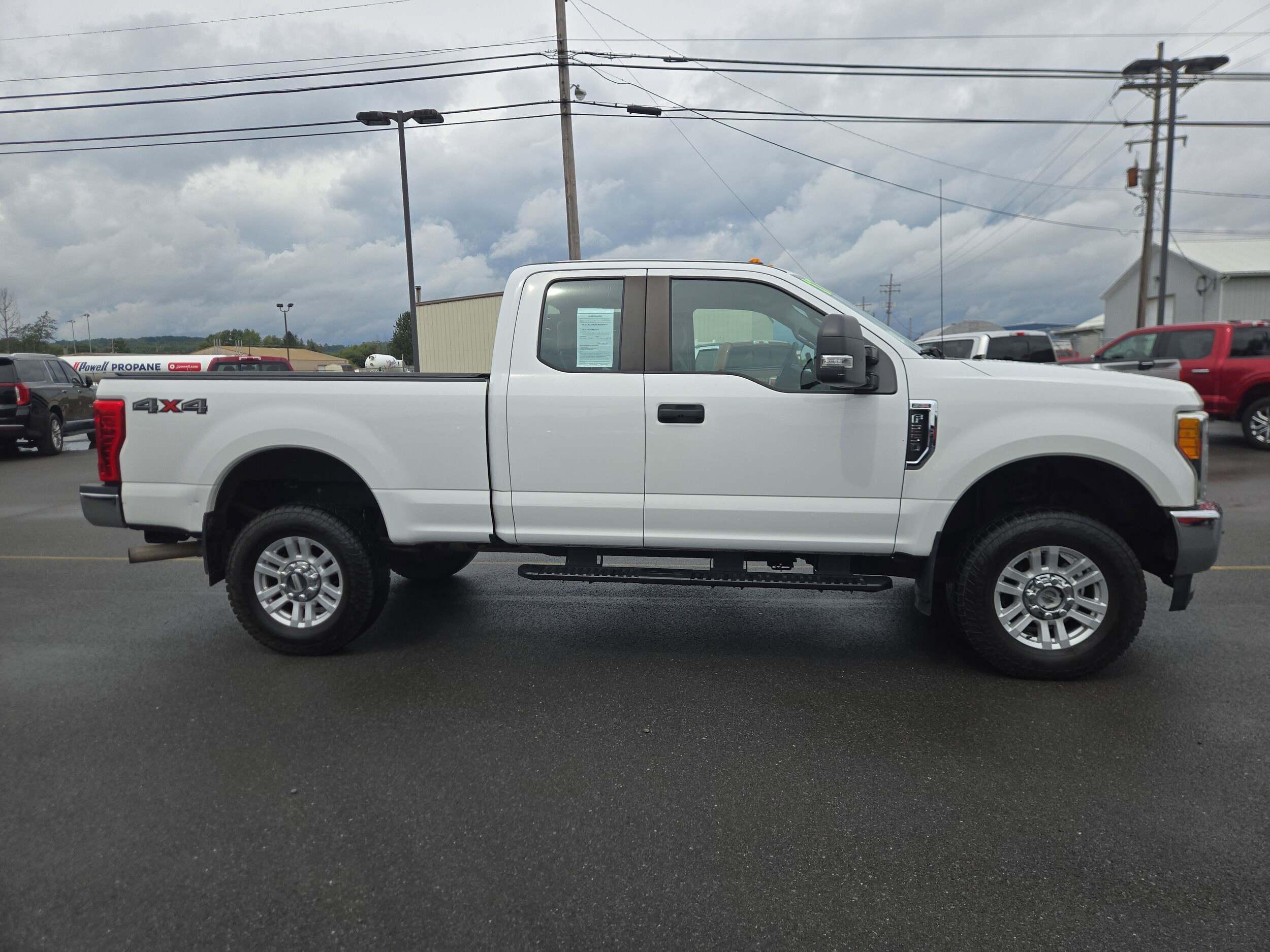2017 Ford F-250 XLT photo 2