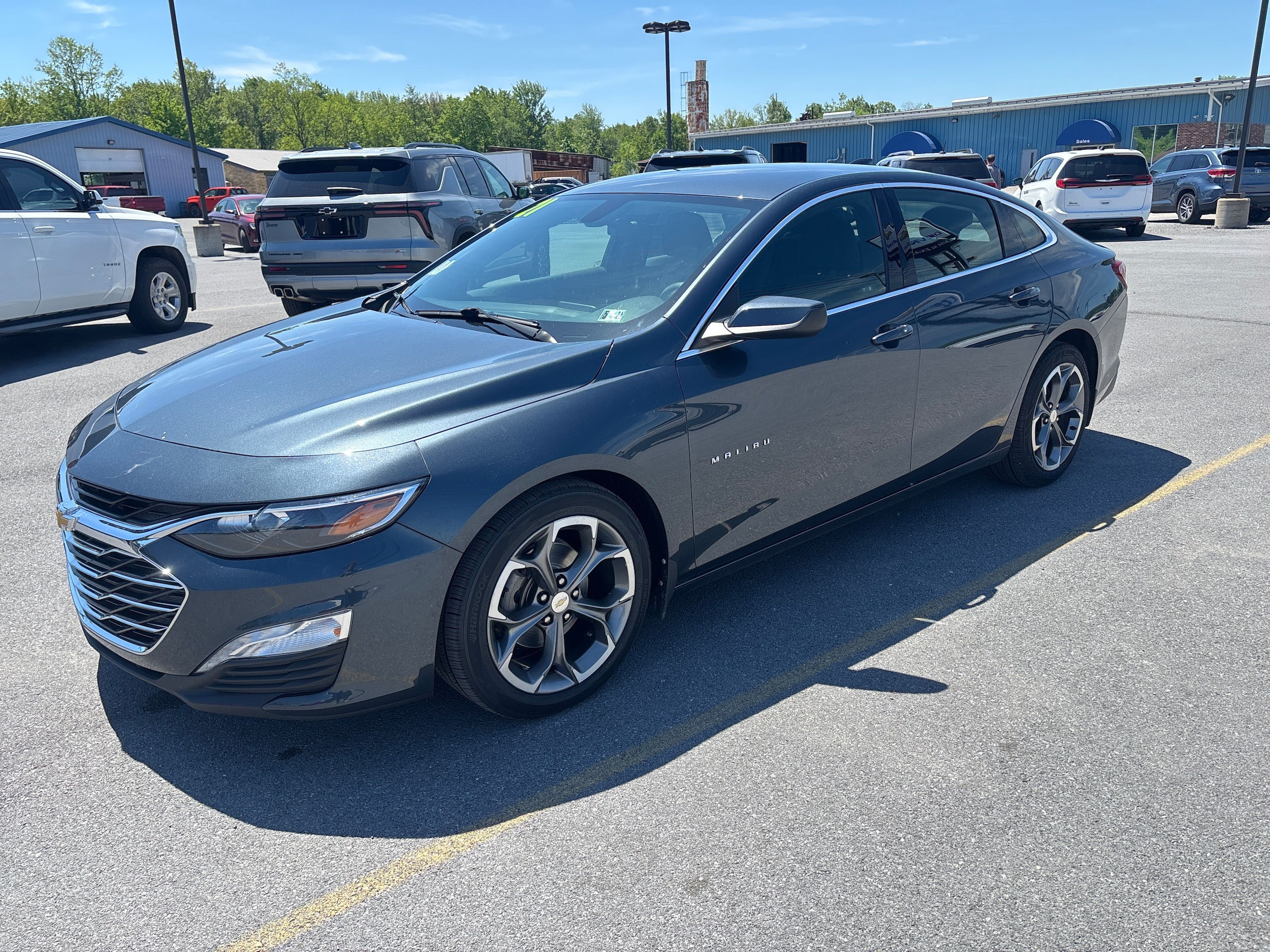 Used 2021 Chevrolet Malibu 1LT with VIN 1G1ZD5ST6MF015002 for sale in Altoona, PA
