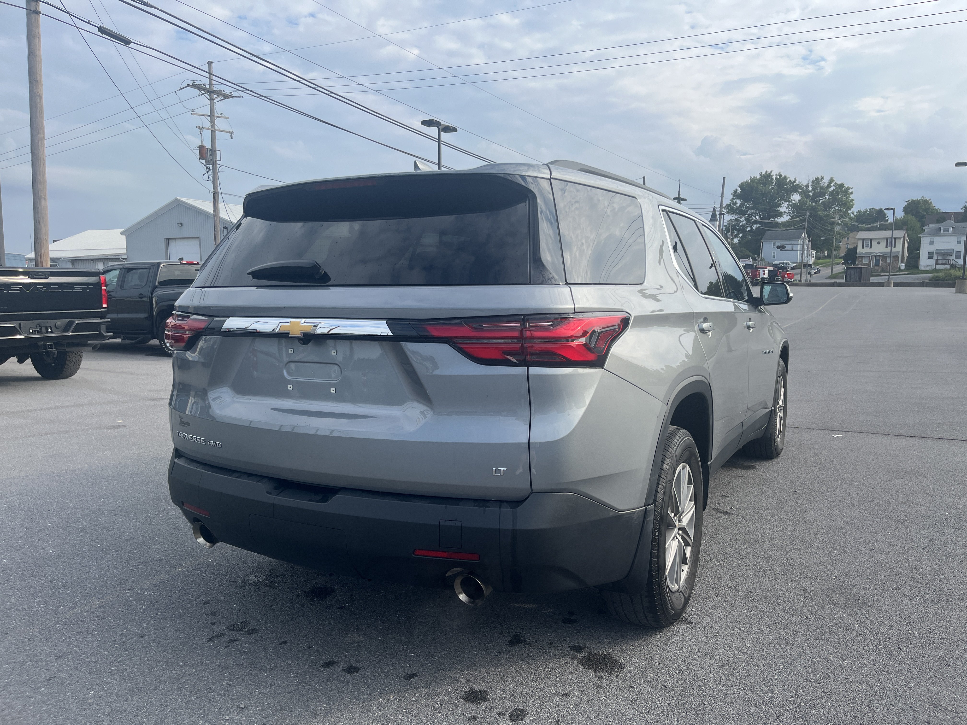 Used 2023 Chevrolet Traverse LT Cloth SUV