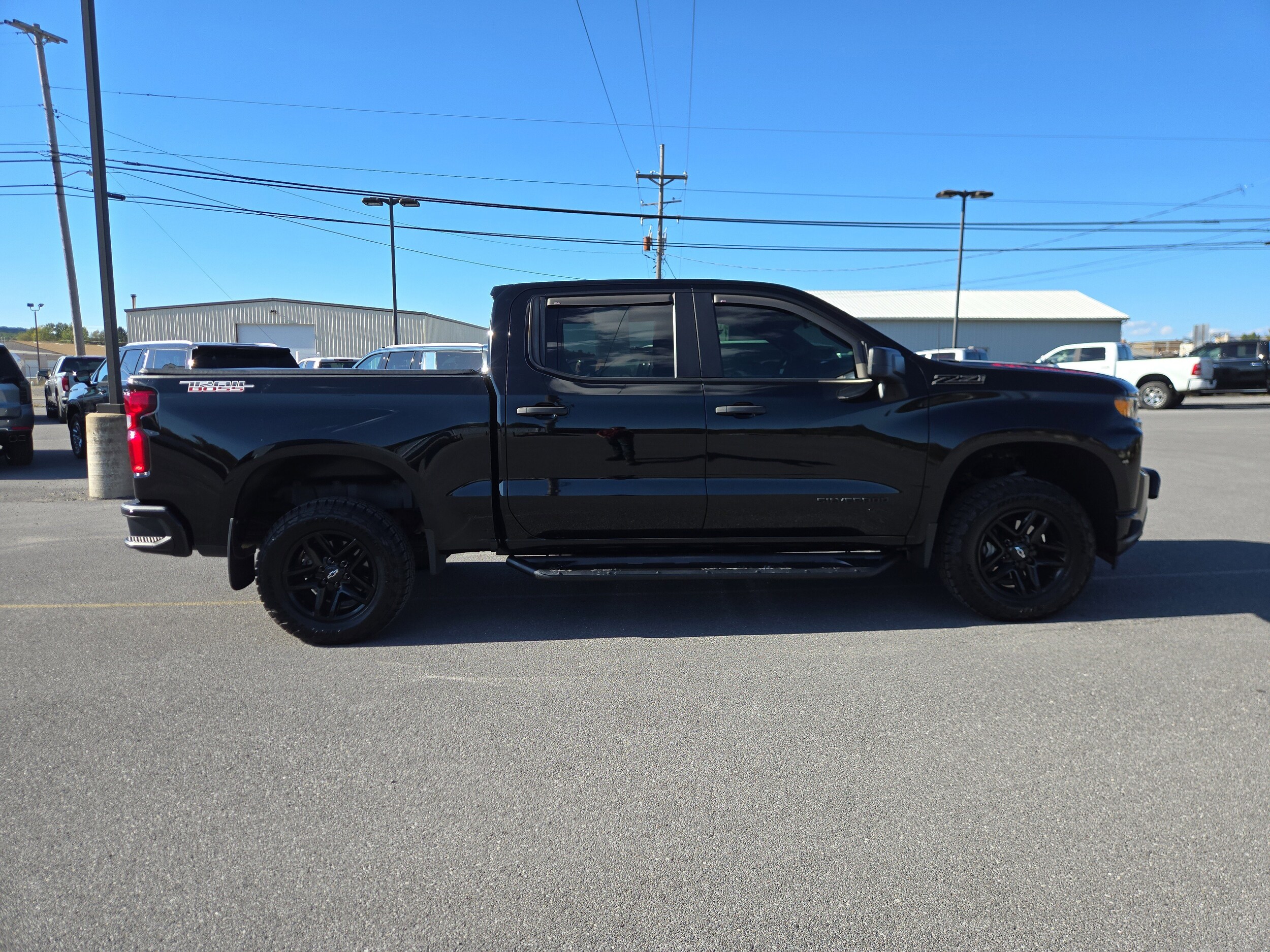 2020 Chevrolet Silverado 1500 Custom Trail Boss photo 2