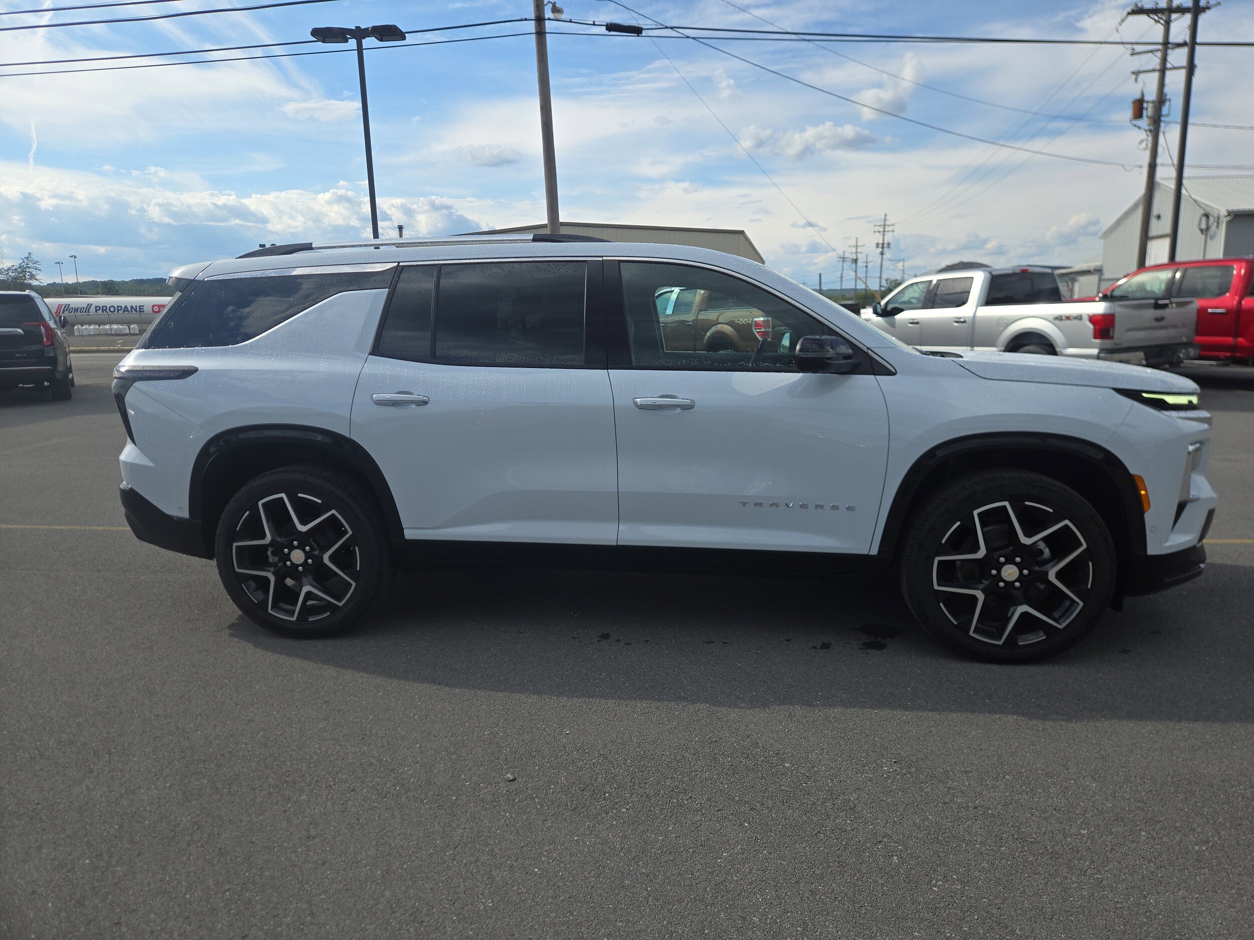 2026 Chevrolet Traverse High Country photo 2
