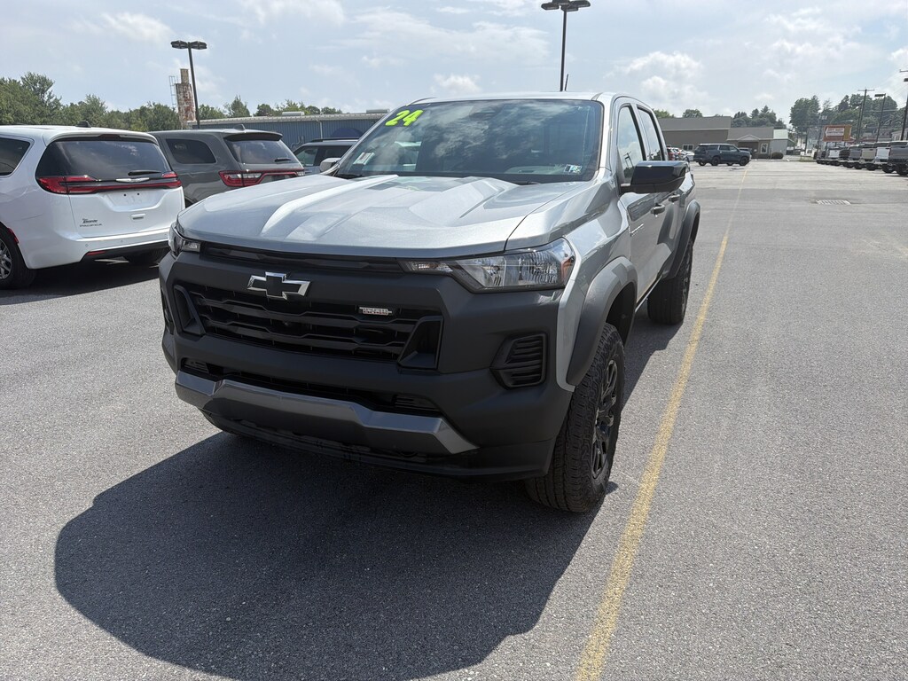 Used 2024 Chevrolet Colorado 4WD Trail Boss Truck Crew Cab