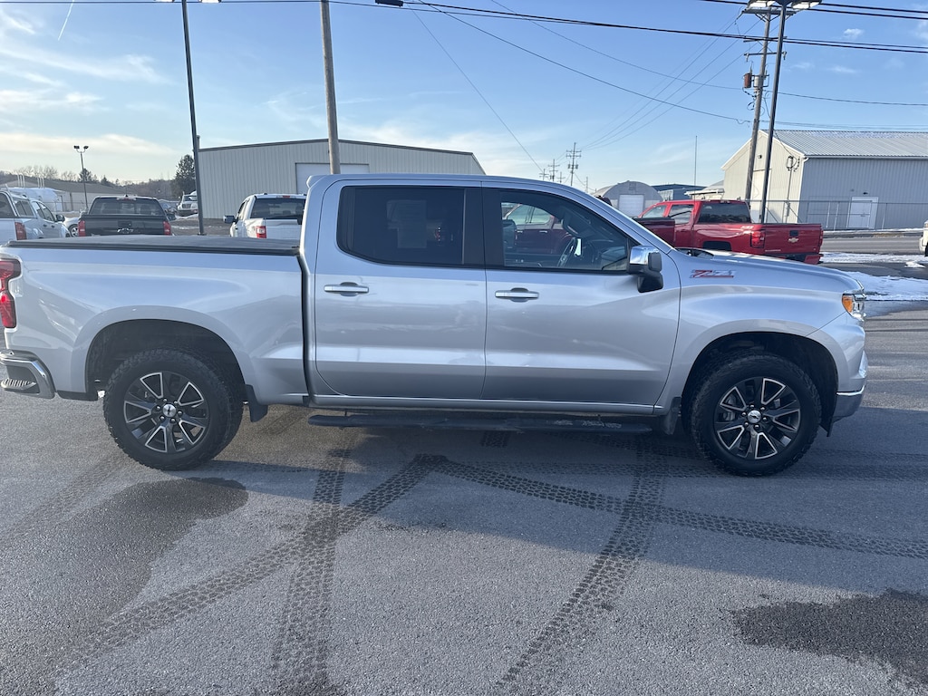 Used 2022 Chevrolet Silverado 1500 LT Truck Crew Cab