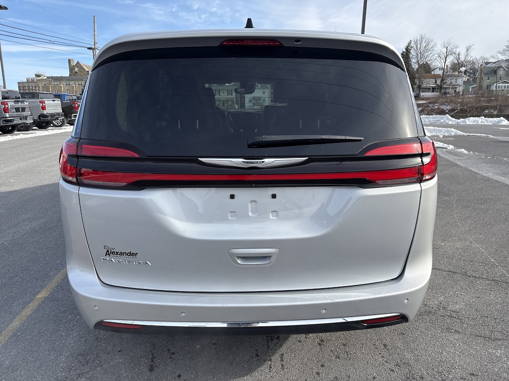 Used 2024 Chrysler Pacifica Touring L Van Passenger Van