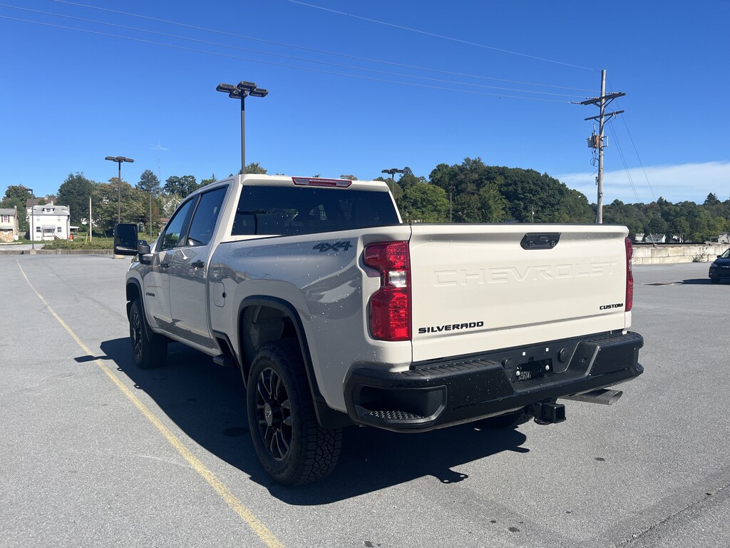 New 2026 Chevrolet Silverado 2500HD Custom Truck Crew Cab