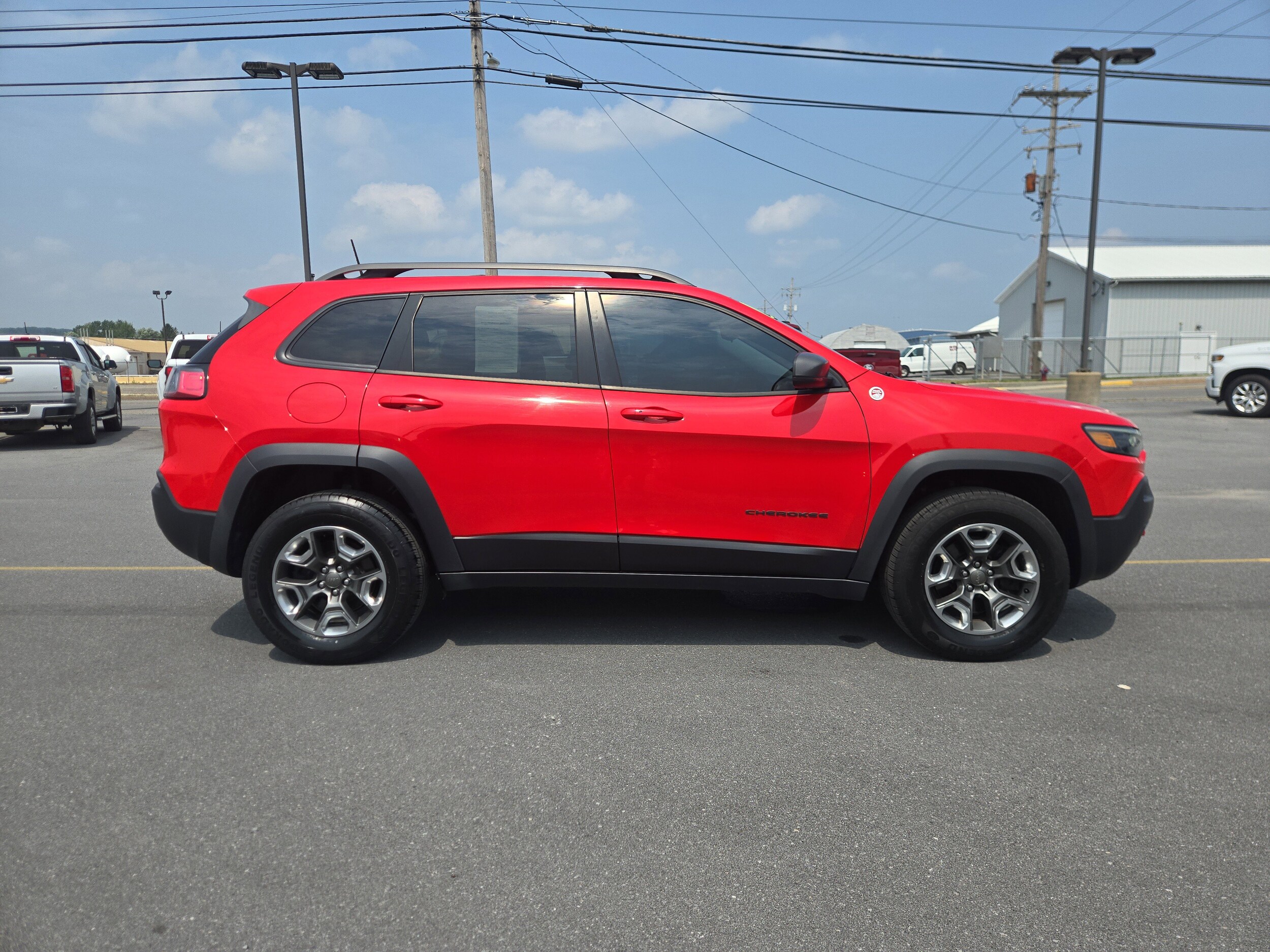 2019 Jeep Cherokee Trailhawk photo 2