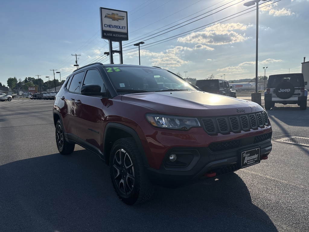 Used 2025 Jeep Compass Trailhawk SUV