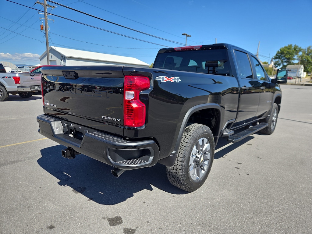 New 2025 Chevrolet Silverado 2500HD Custom Truck Crew Cab