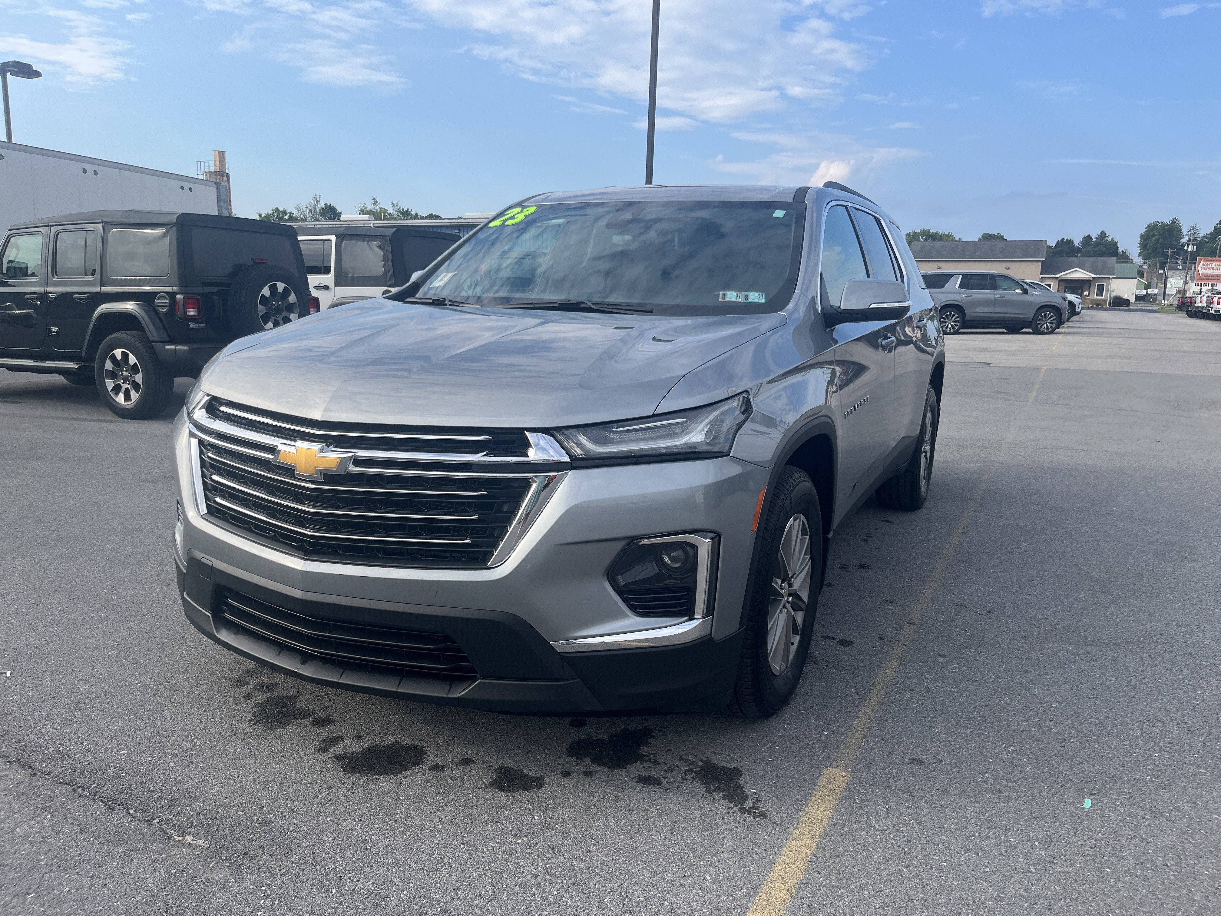 Used 2023 Chevrolet Traverse LT Cloth SUV