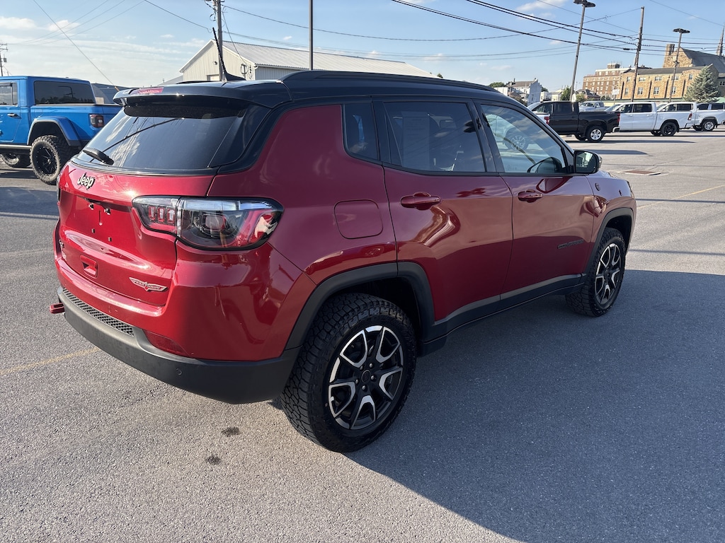 Used 2025 Jeep Compass Trailhawk SUV