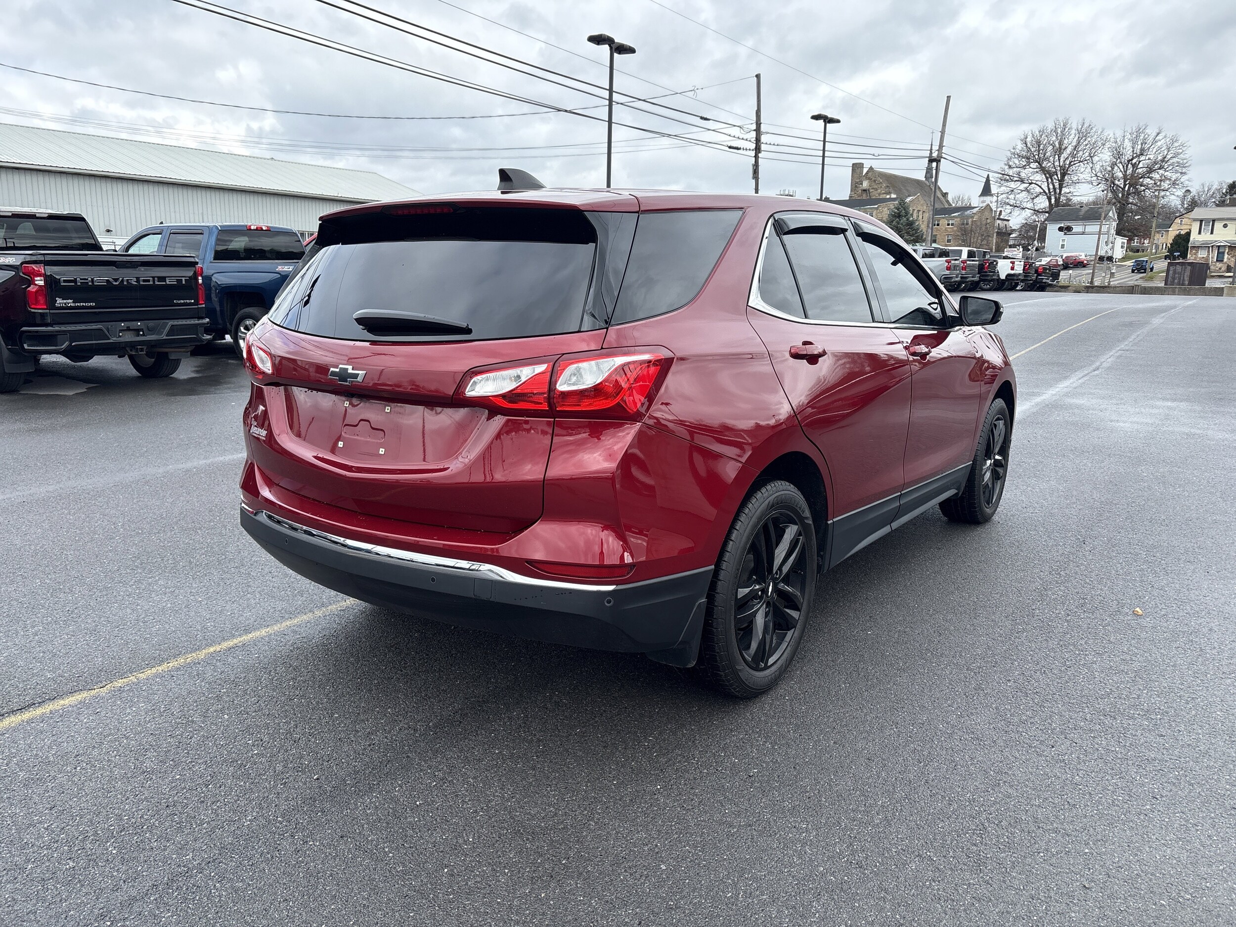 2020 Chevrolet Equinox LT photo 2