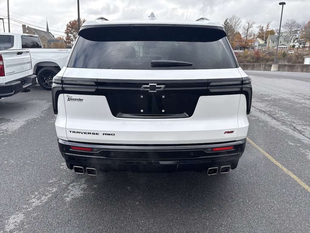 Used 2025 Chevrolet Traverse AWD RS SUV