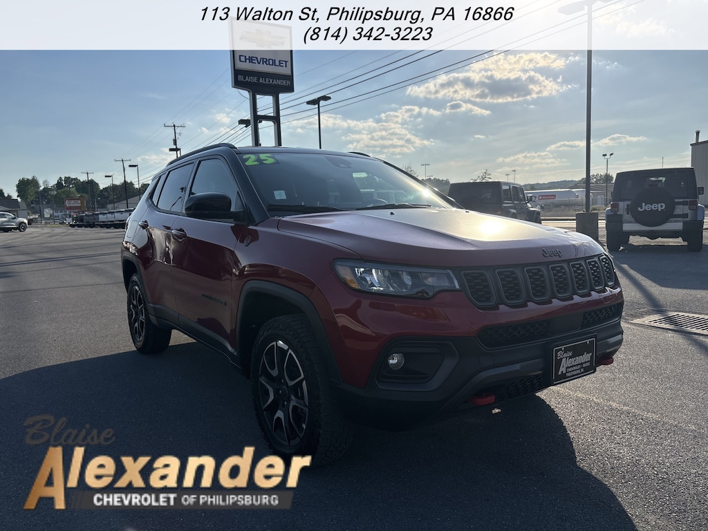 Used 2025 Jeep Compass Trailhawk SUV