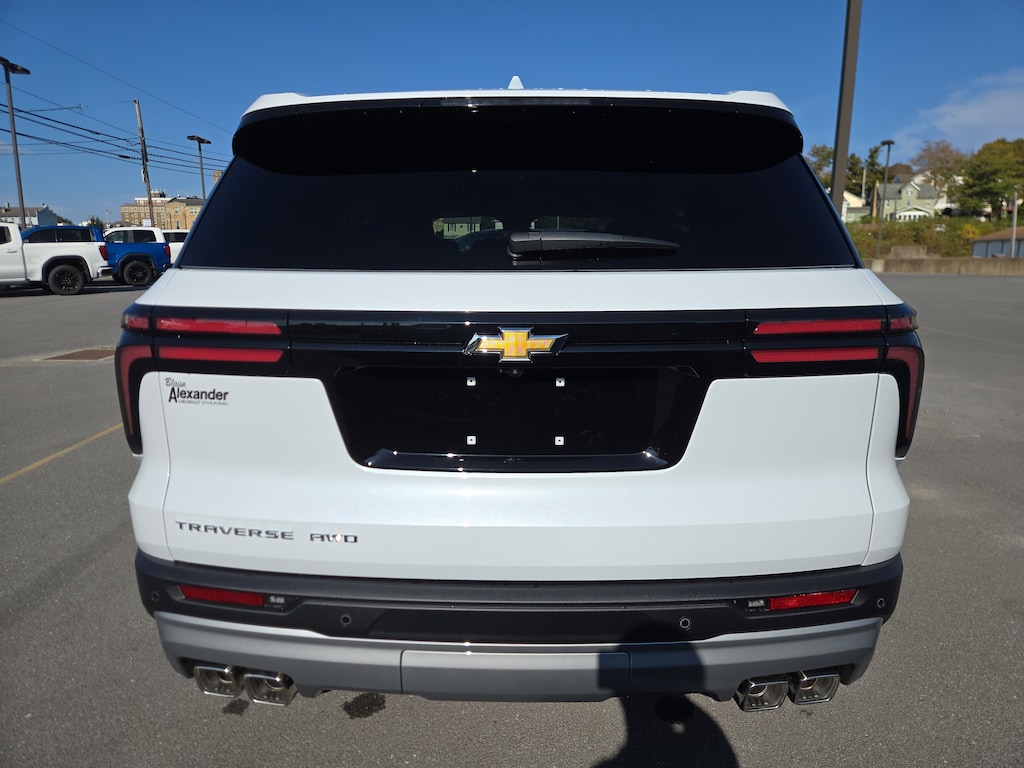 New 2026 Chevrolet Traverse AWD LT SUV