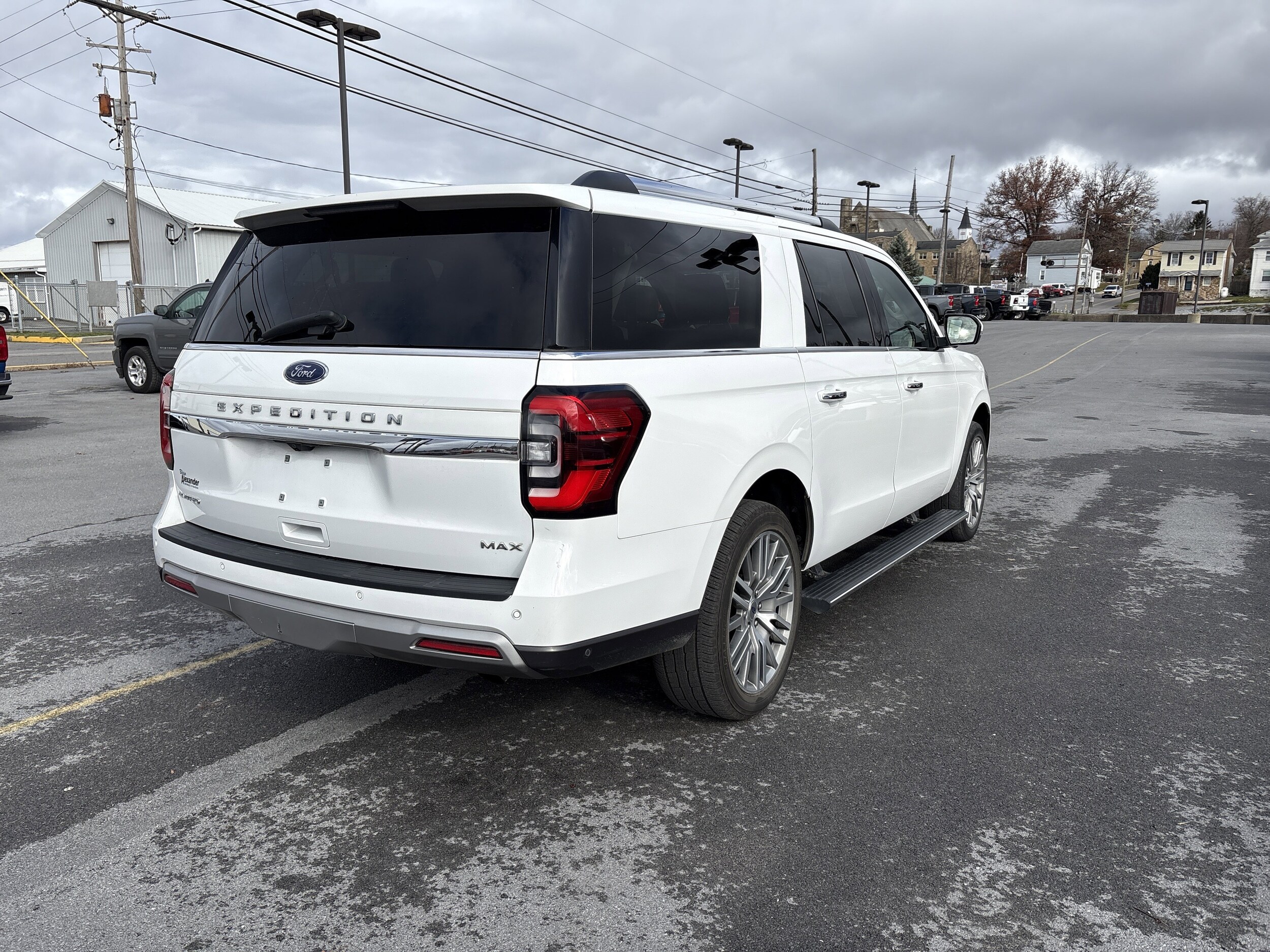 2022 Ford Expedition MAX Limited photo 2