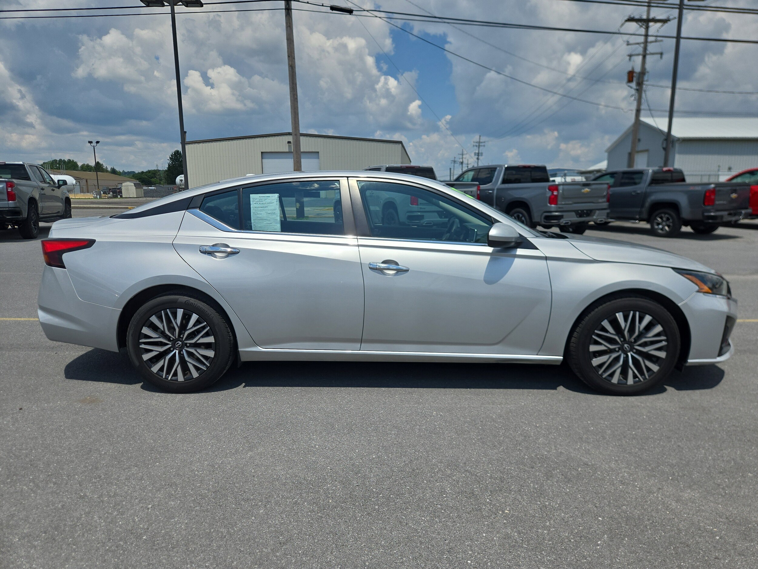 2023 Nissan Altima 2.5 SV photo 2