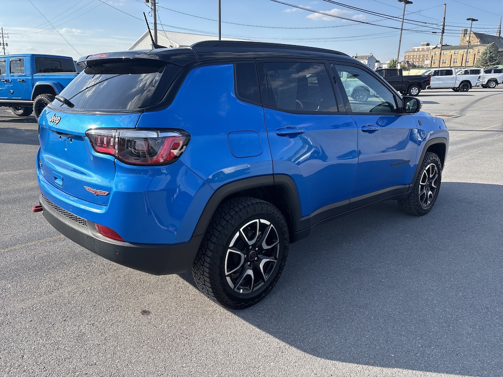 Used 2025 Jeep Compass Trailhawk SUV