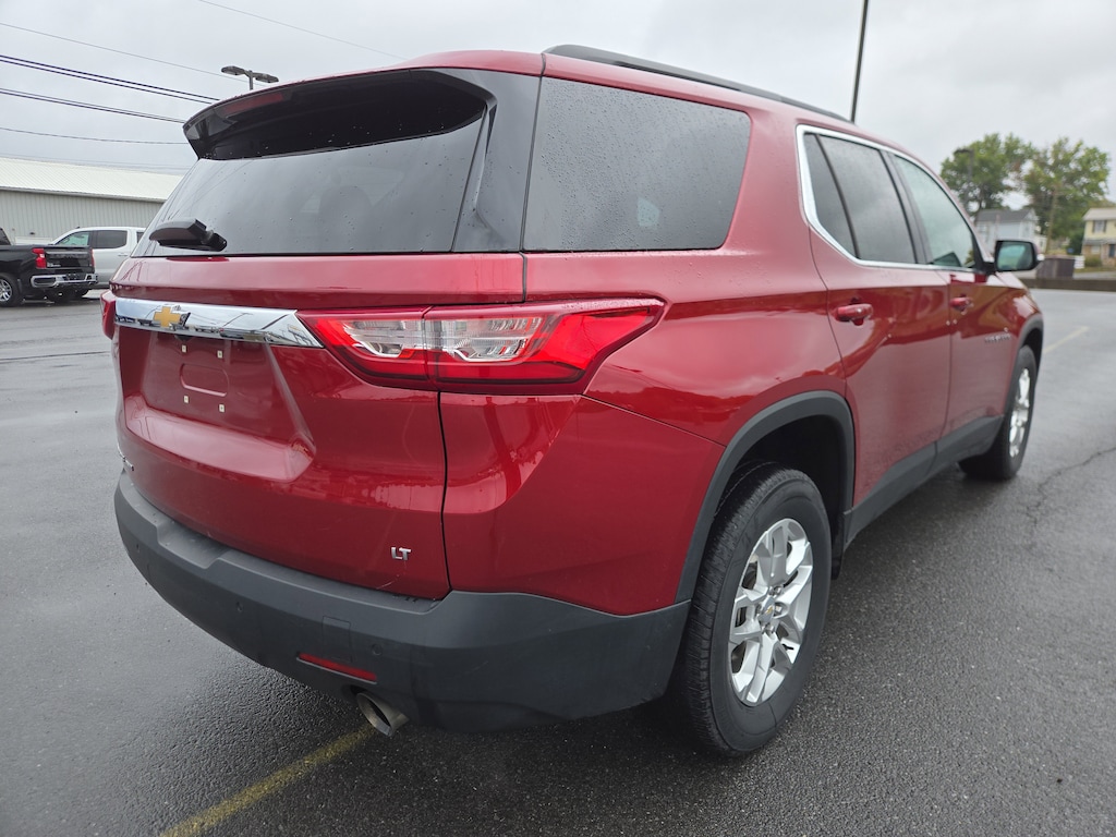 Used 2021 Chevrolet Traverse LT Cloth SUV