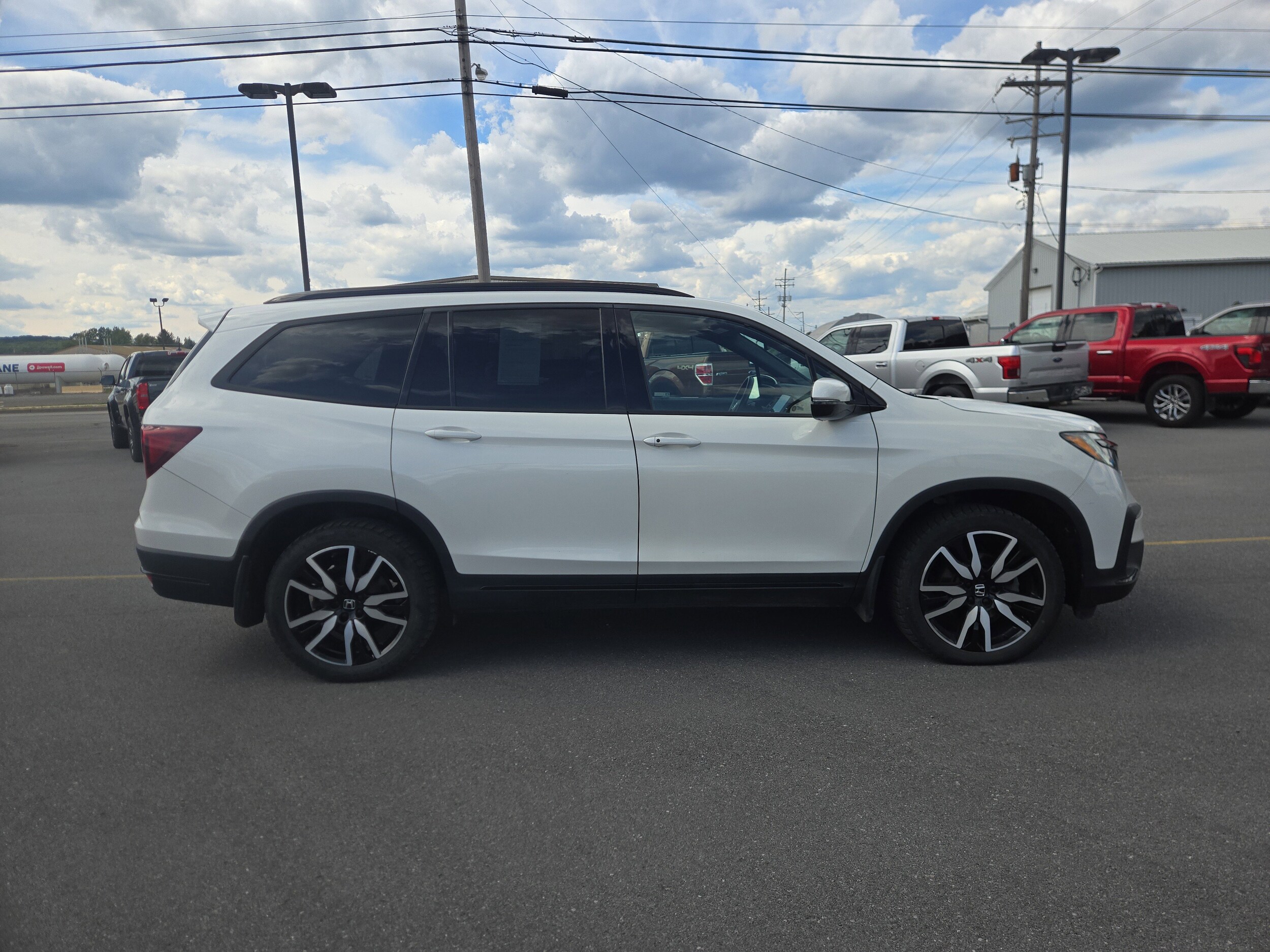 2021 Honda Pilot Black Edition photo 2