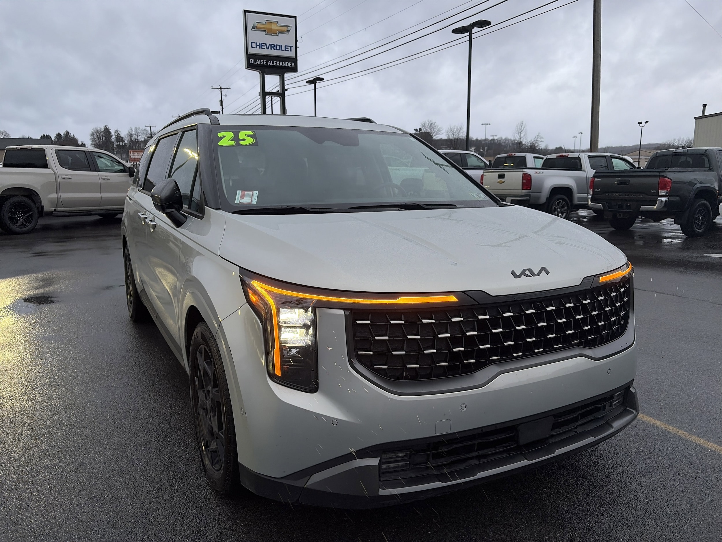 2025 Kia Carnival Van Passenger Van 