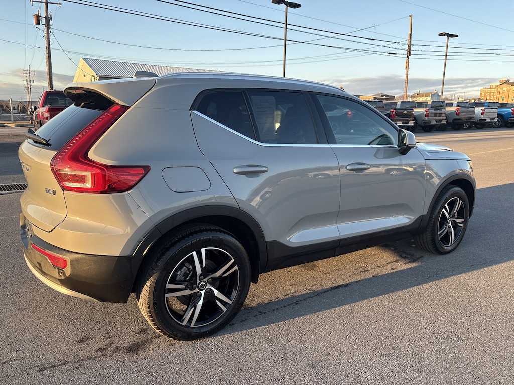 Used 2025 Volvo XC40 Core Bright Theme SUV