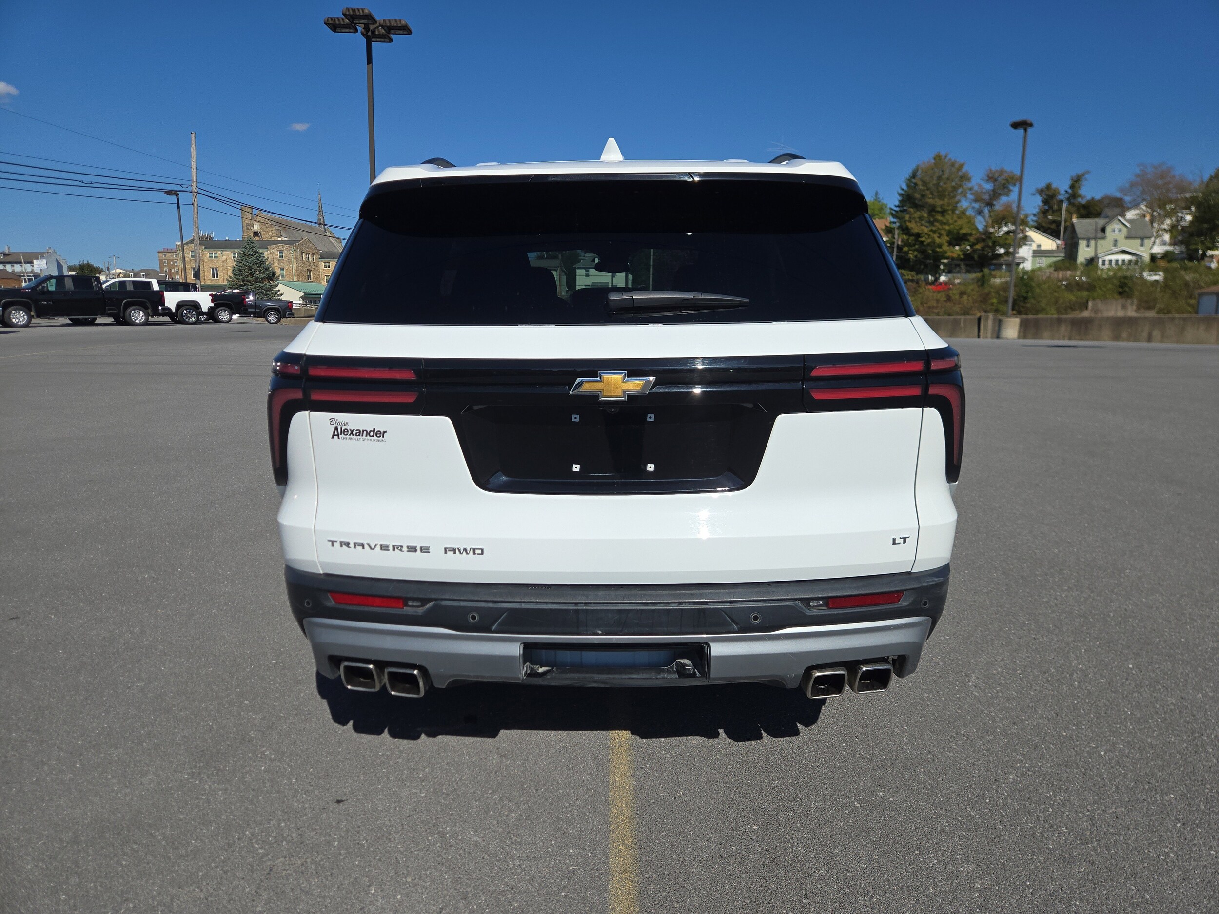 2024 Chevrolet Traverse photo 2