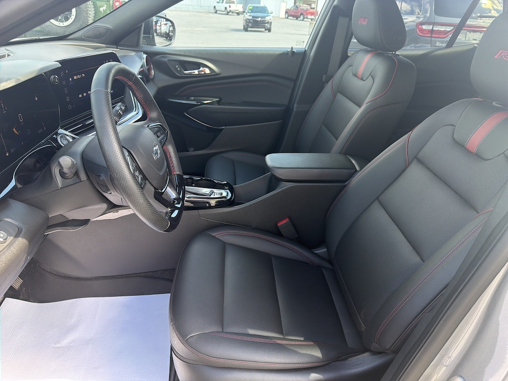 Used 2025 Chevrolet Trax 2RS SUV
