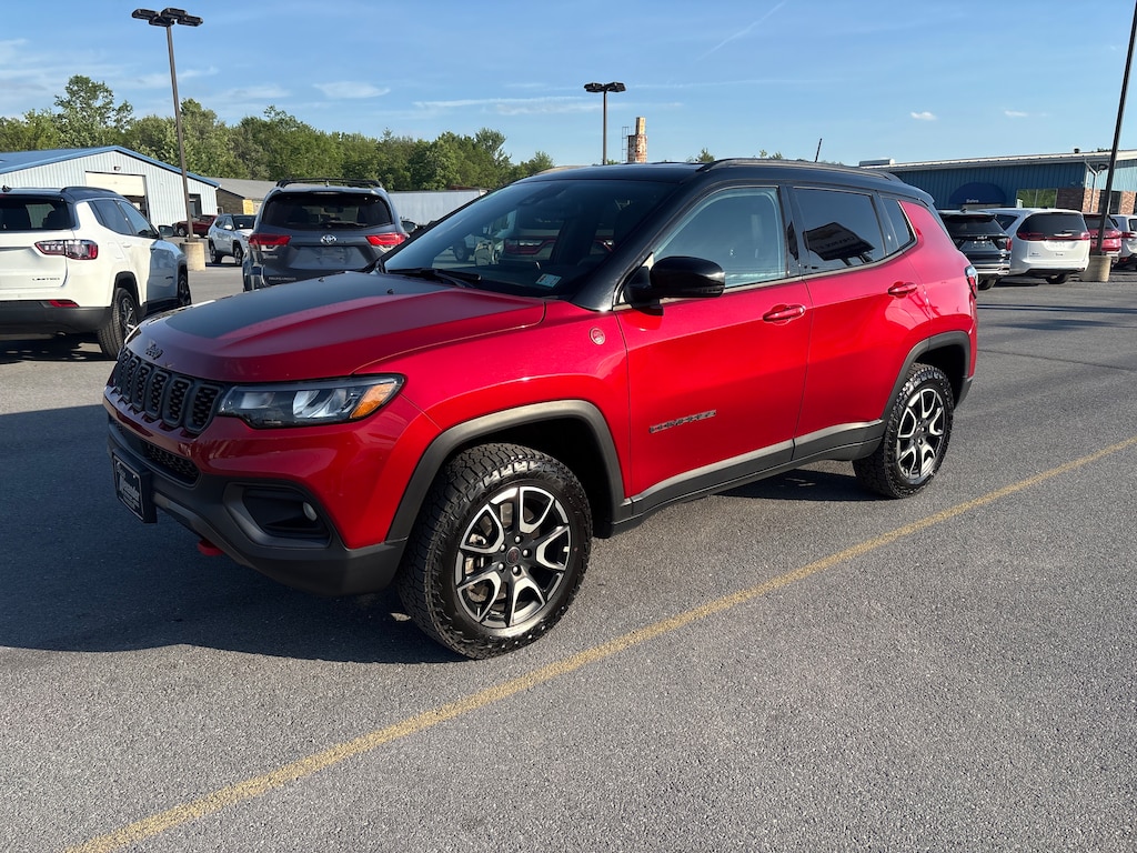 Used 2025 Jeep Compass Trailhawk SUV