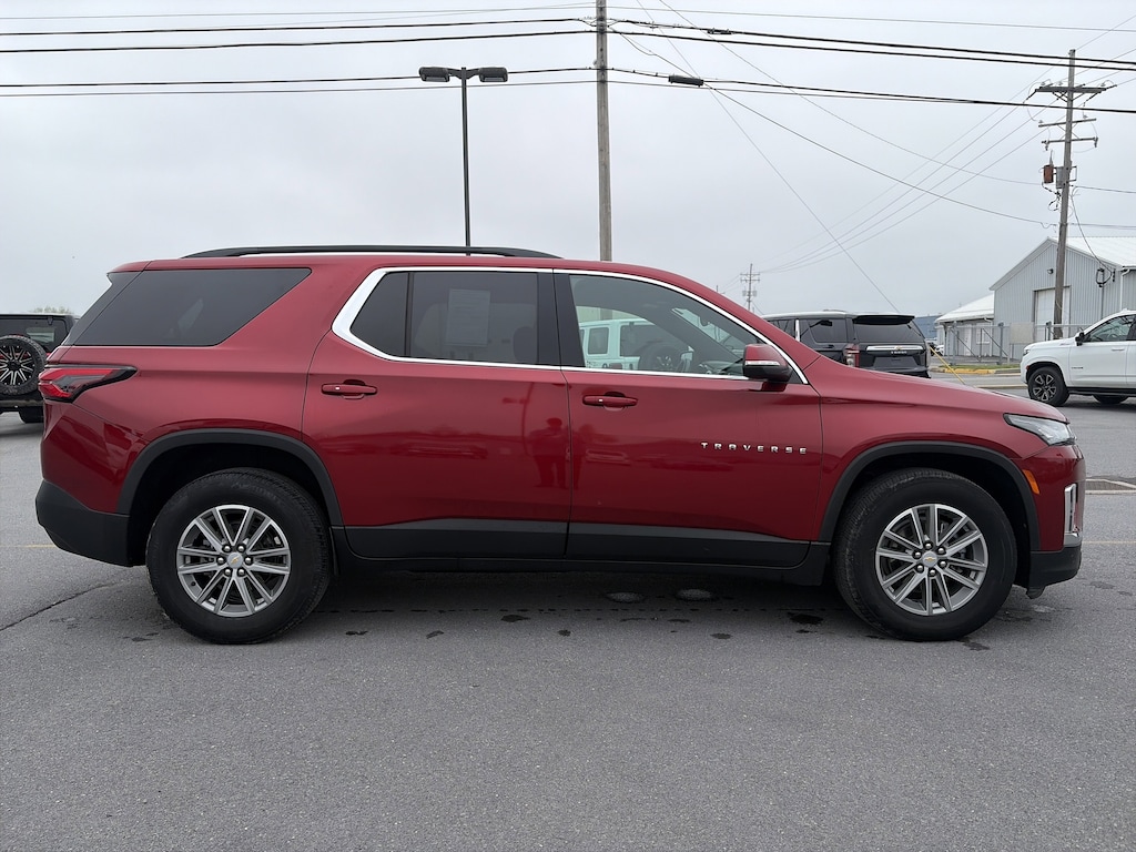 Used 2023 Chevrolet Traverse LT Cloth SUV