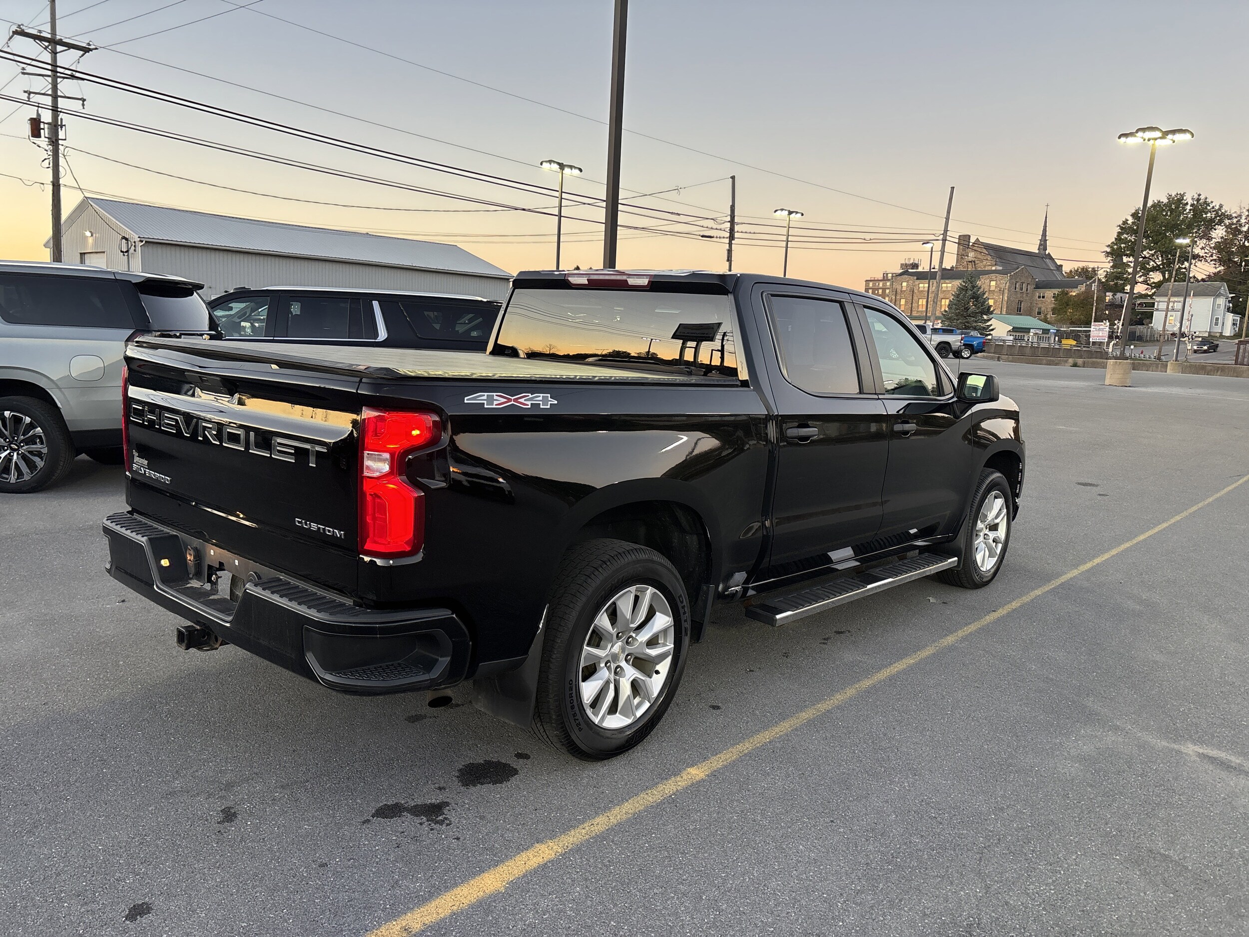 2021 Chevrolet Silverado 1500 Custom photo 3