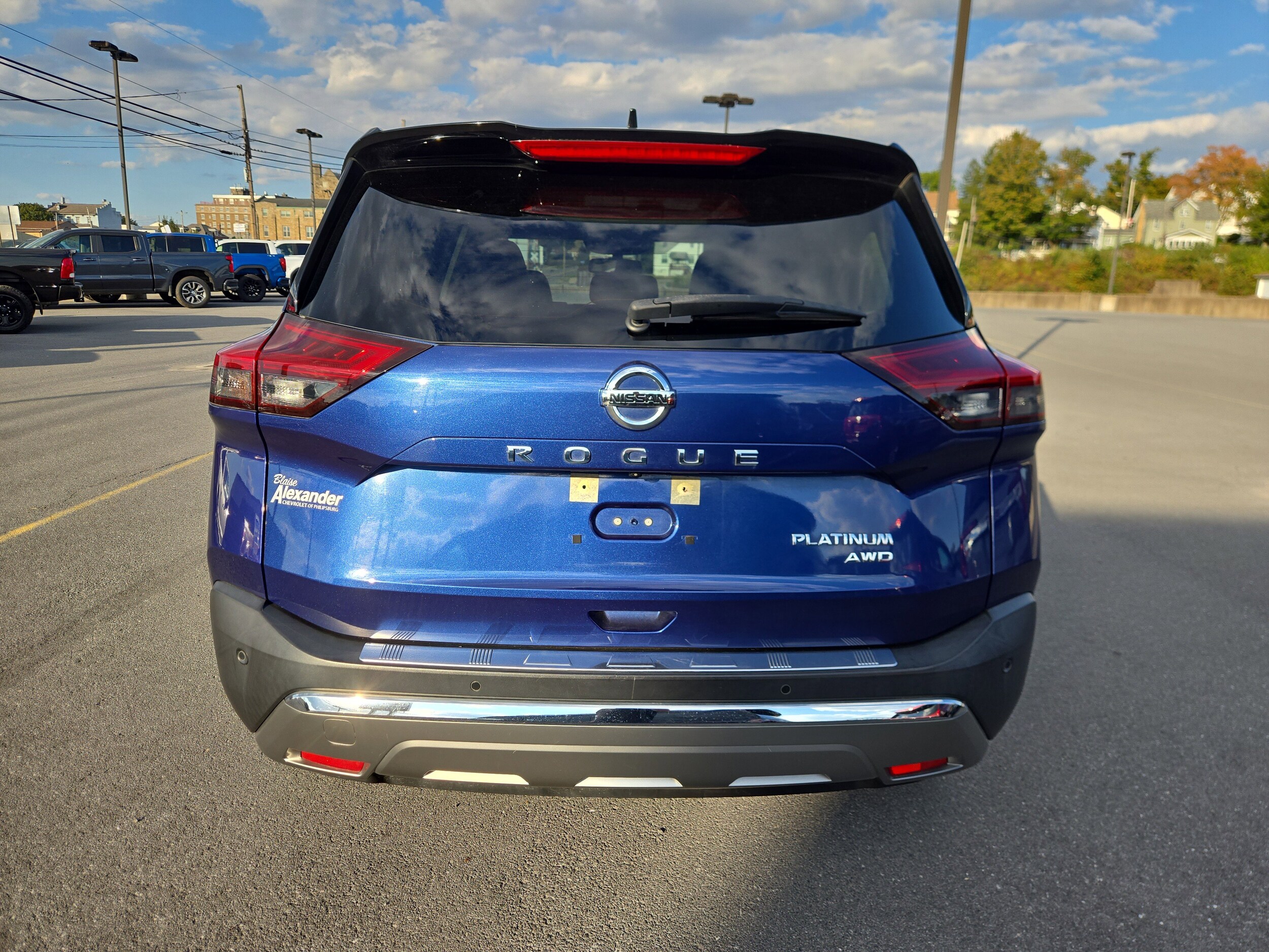 2021 Nissan Rogue Platinum photo 2