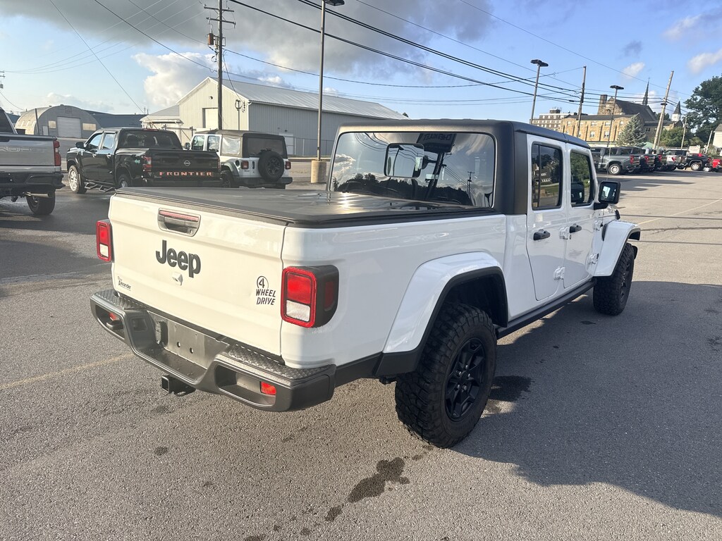 Used 2022 Jeep Gladiator Willys Truck Crew Cab