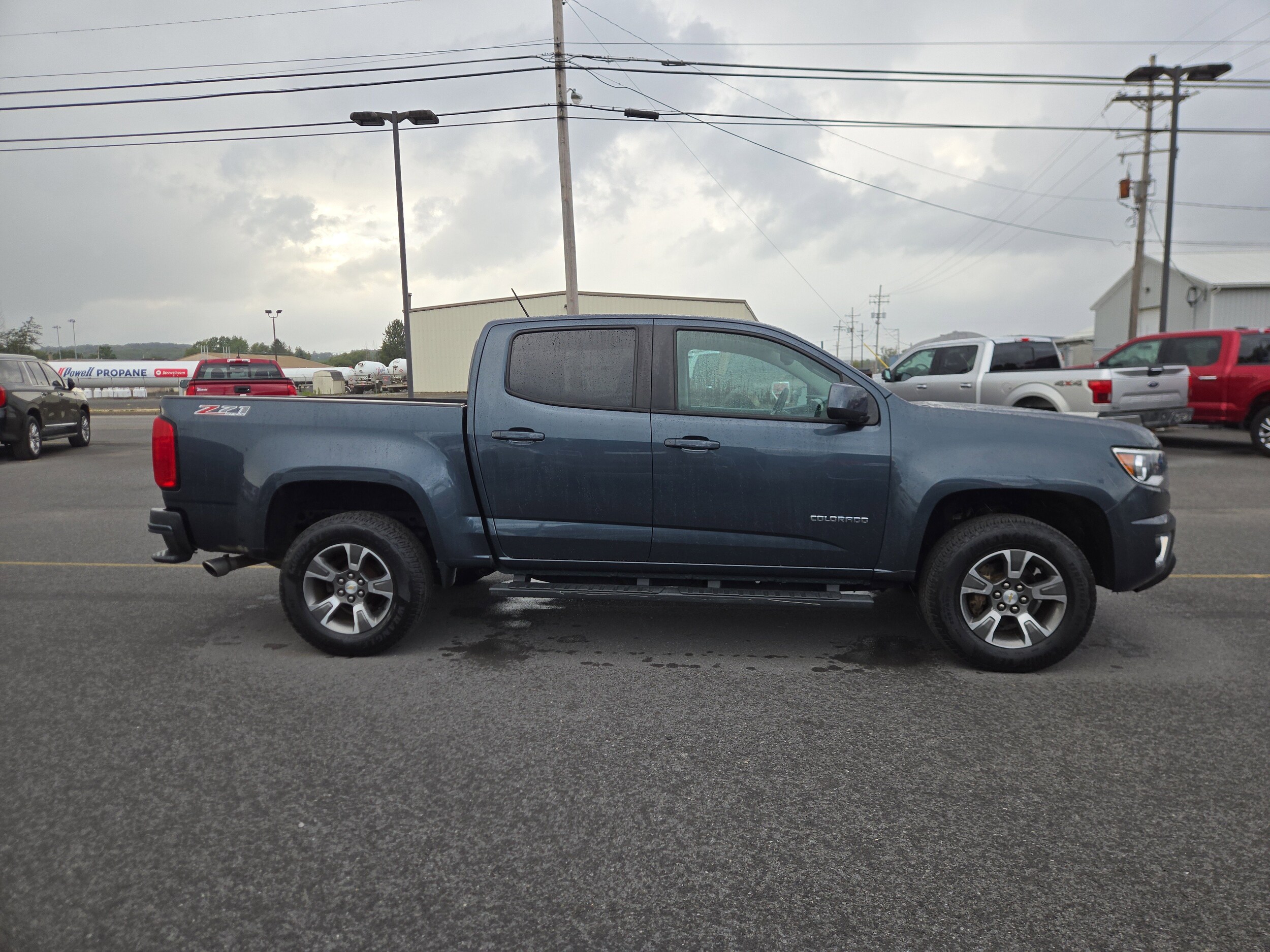 2019 Chevrolet Colorado Z71 photo 2