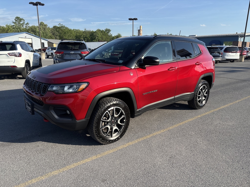 Used 2025 Jeep Compass Trailhawk SUV