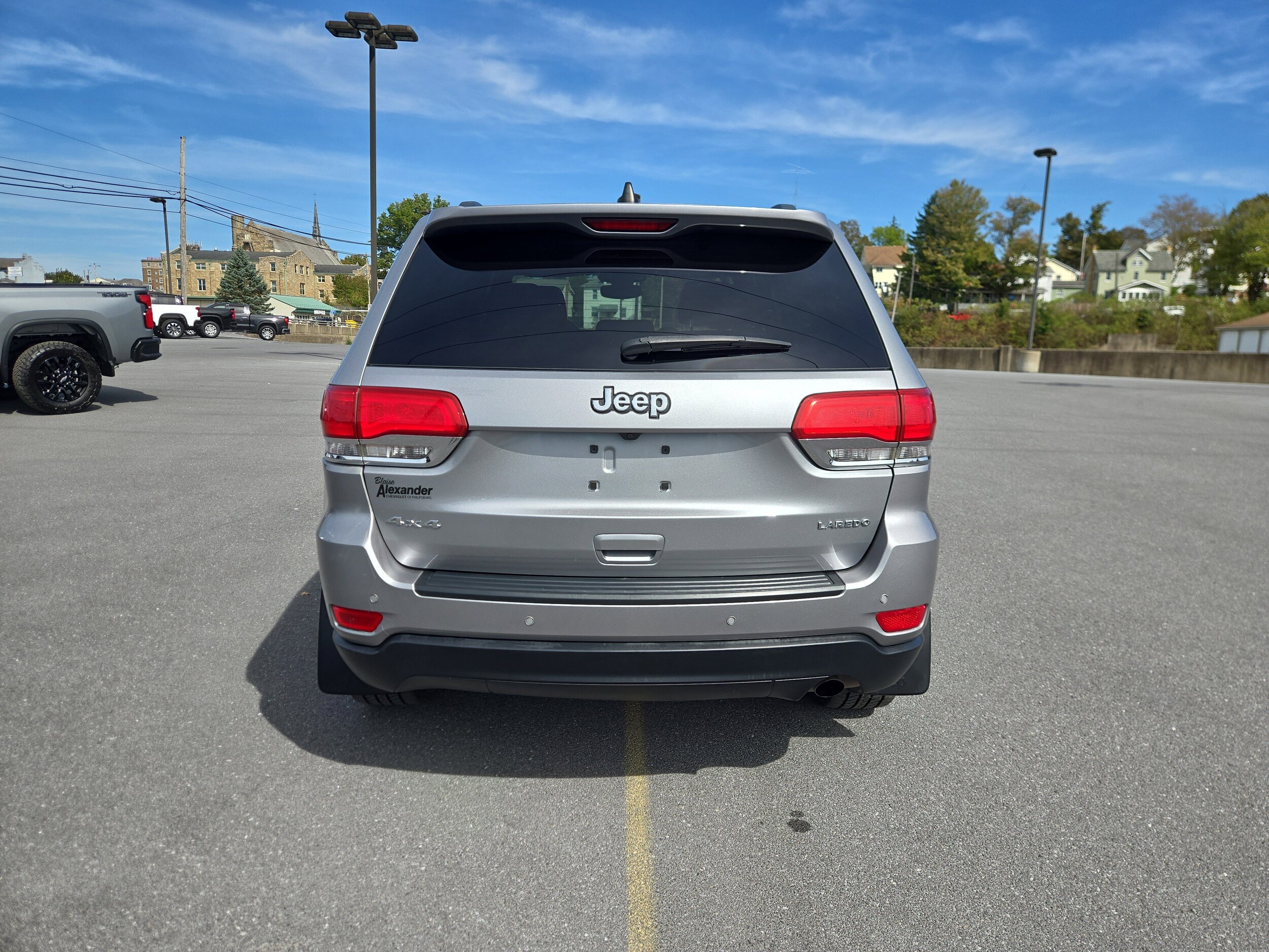 2017 Jeep Grand Cherokee Laredo photo 2