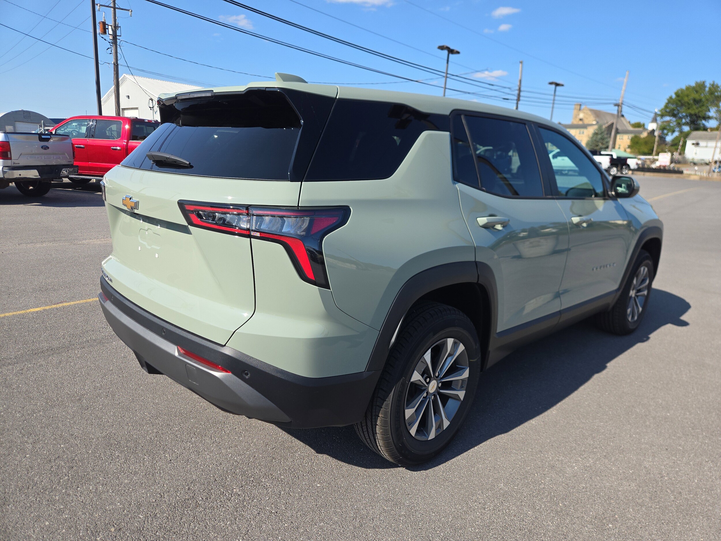 2026 Chevrolet Equinox LT photo 2